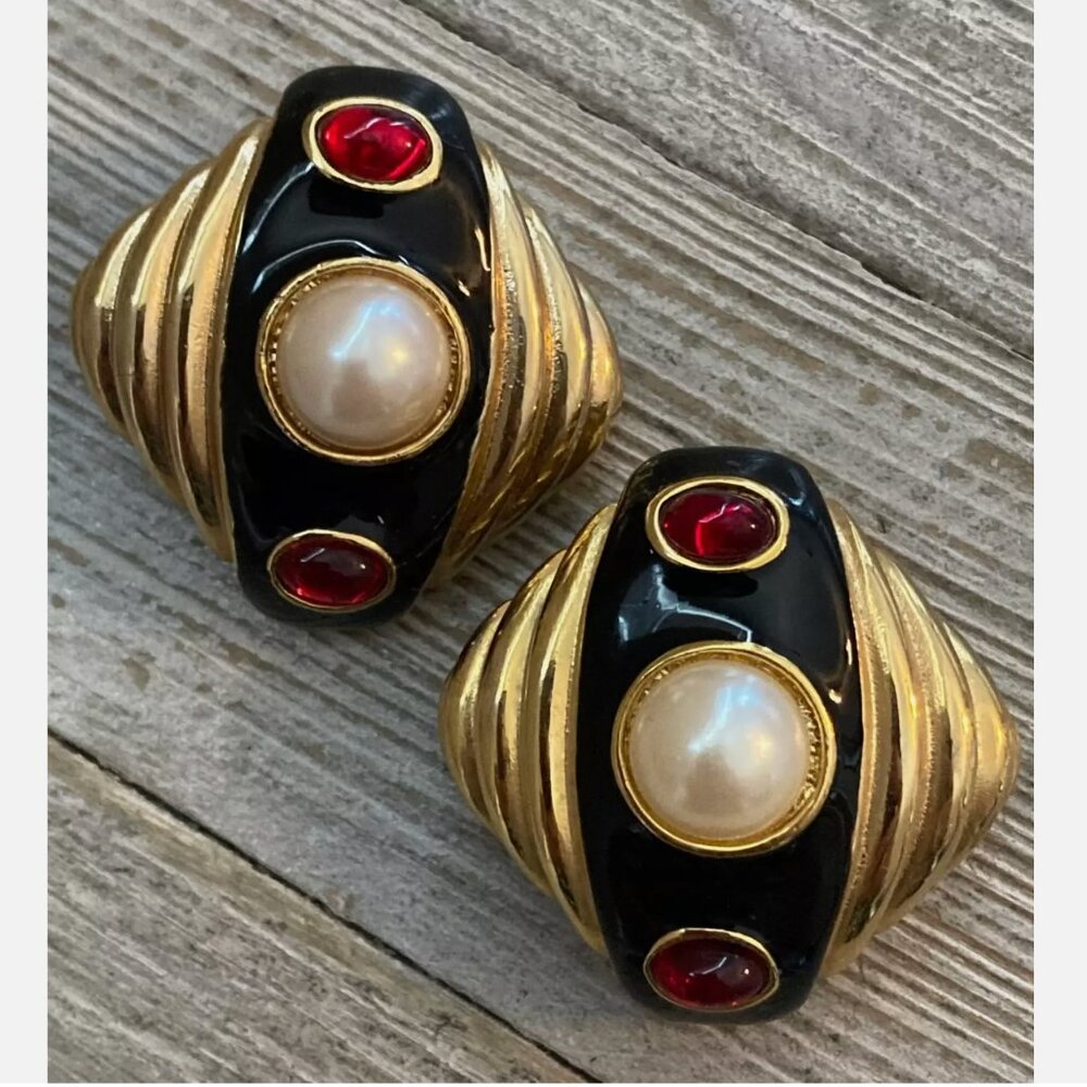 Les Bernard Vintage Clip-on Earrings, Faux Pearl & Red Cabochon